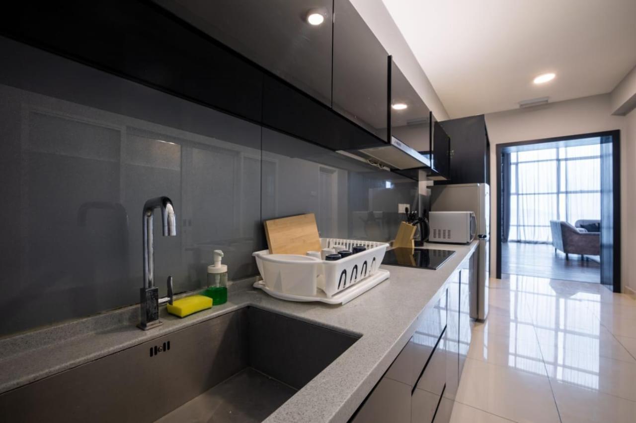 Loft Pano Seaview Suite 2 Bedroom By The Only Bnb Jelutong Dış mekan fotoğraf